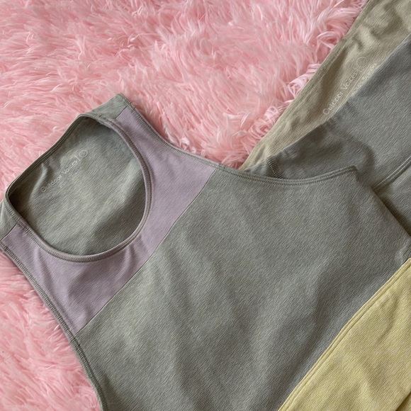 Outdoor Voices Bundle - Picture 3 of 4